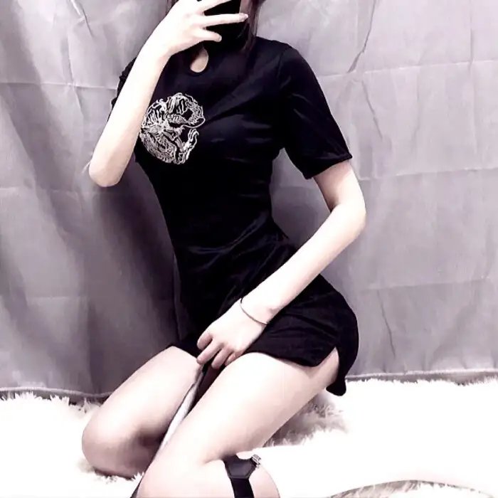 赤裸女羔羊